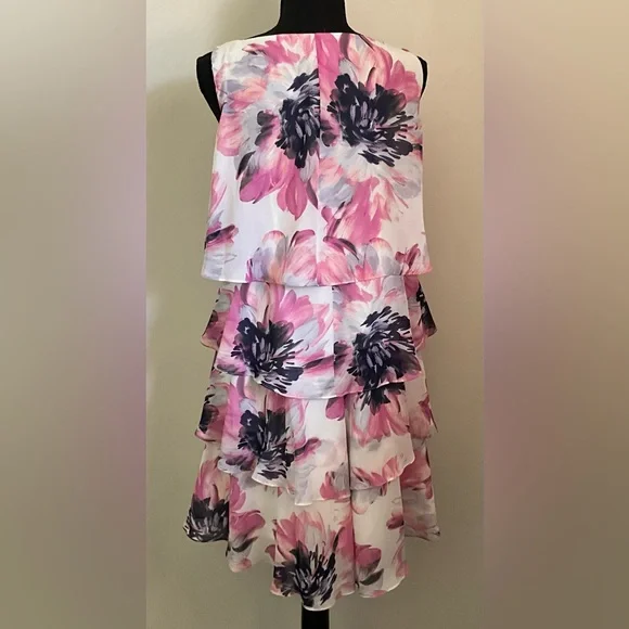Pink Sleeveless Floral Dress - Picture 2 of 3